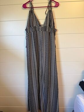 En Creme Black and White Striped Tie-Shoulder Maxi Dress